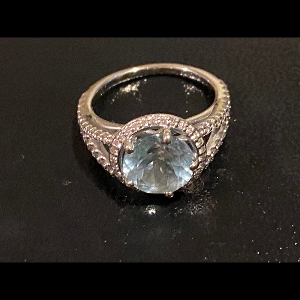 2.77 carat Aquamarine engagement ring